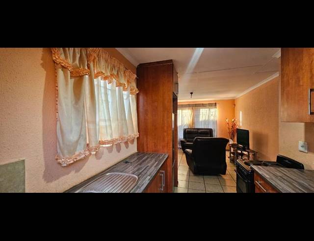 3 BEDROOM HOUSE FOR SALE IN LOTUS GARDENS